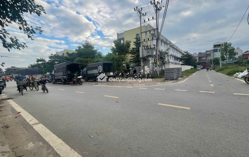 Cho thuê kho xưởng Khoái Châu Hưng Yên – 260m² lô góc, mặt tiền 10m, đường 2 container TL382