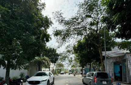 Bán Đất Văn Giang Lô 132,36m2 Khu Đô Thị Dagonbark Phụng Công Đường 8m Giá 8xtr/m2