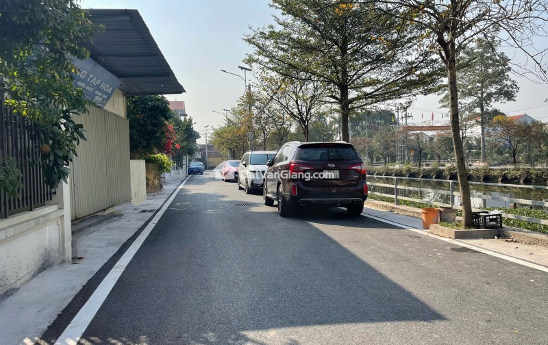 Bán đất thổ cư Văn Giang 188,9m2, 2 Mặt tiền 7,8m, Cạnh ĐHBK CS2, Sát Ecopark, Ô tô 7 chỗ thông