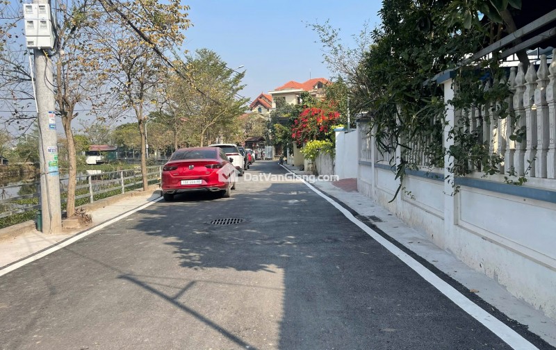 Bán đất thổ cư Văn Giang 188,9m2, 2 Mặt tiền 7,8m, Cạnh ĐHBK CS2, Sát Ecopark, Ô tô 7 chỗ thông