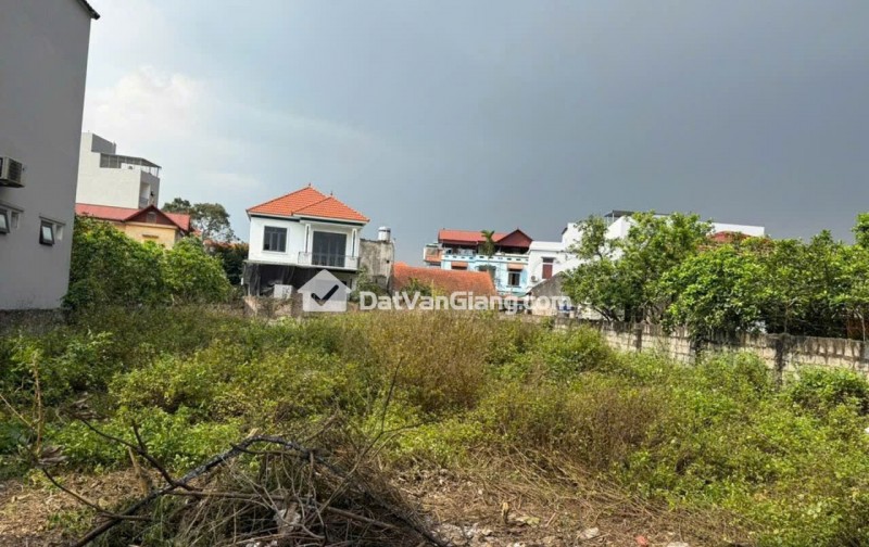 BÁN ĐẤT HOÀ BÌNH XÂY NHÀ BIỆT THỰ NHÀ NGÕ Ô TÔ TẢI VÀO