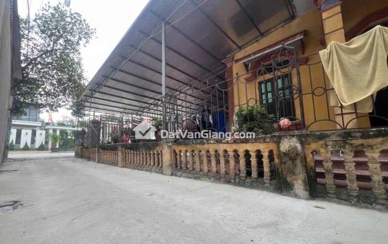 BÁN ĐẤT THÔN VĨNH LỘC MẶT TIỀN RỘNG Ô TÔ ĐỖ CỬA GÍA ĐẸP