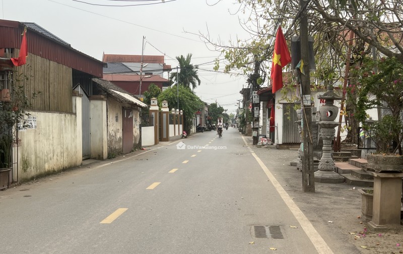 Bán nhà 3 tầng Phụng Công , Văn Giang , Hưng Yên , Đường thông oto đỗ cửa