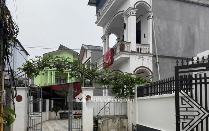 Bán nhà 3 tầng Phụng Công , Văn Giang , Hưng Yên , Đường thông oto đỗ cửa