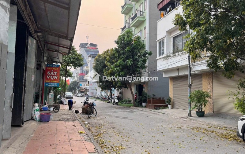 Bán Nhà Đất 70m² Trung Tâm Thị Trấn Văn Giang – Có Dòng Tiền Sẵn, Gần Ecopark