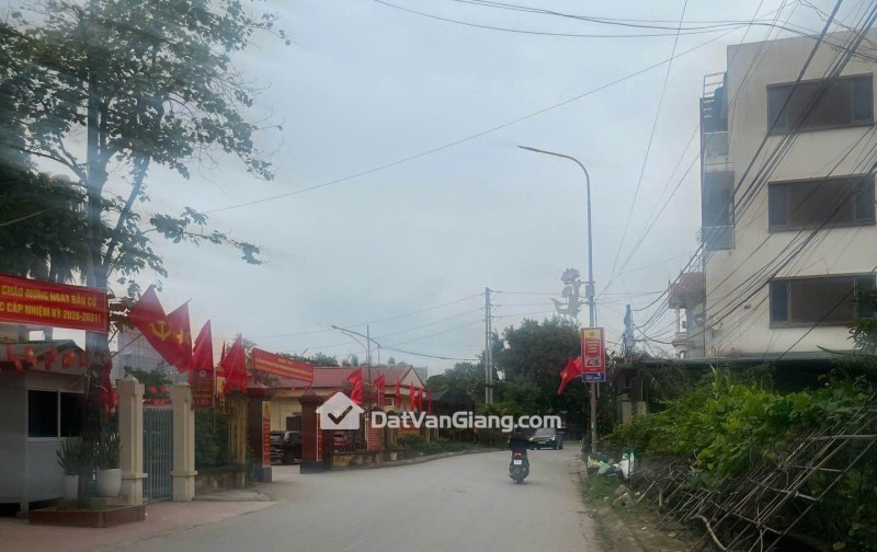 Bán Nhà 3 Tầng Trên Đất 251m² Thôn Bến Văn Giang – Có Dòng Tiền, Gần Ecopark
