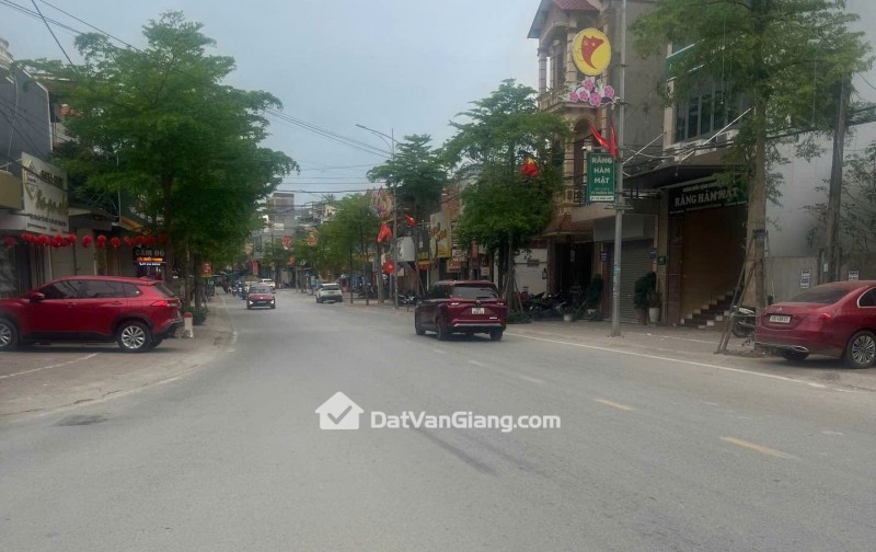 Bán Nhà 3 Tầng Trên Đất 251m² Thôn Bến Văn Giang – Có Dòng Tiền, Gần Ecopark