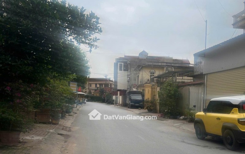 Bán Nhà 3 Tầng Trên Đất 251m² Thôn Bến Văn Giang – Có Dòng Tiền, Gần Ecopark