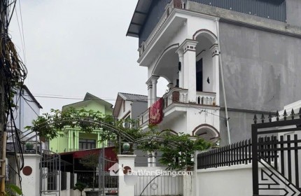 Bán nhà 3 tầng Phụng Công , Văn Giang , Hưng Yên , Đường thông oto đỗ cửa