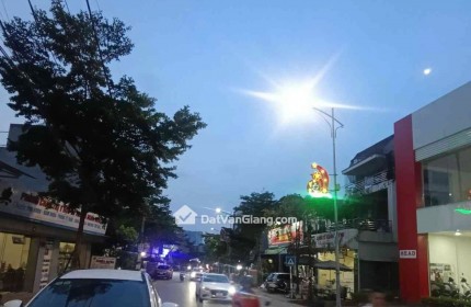 Bán 111m² Đất Mặt Phố Dốc Đê Phụng Công Văn Giang – 2 Mặt Tiền, Kinh Doanh Tốt