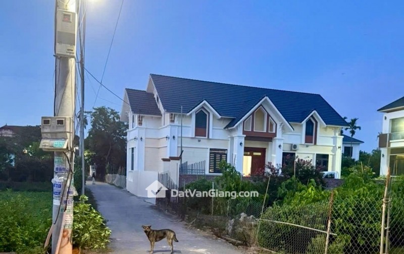 LÔ HIẾM VĂN GIANG MẶT NGÕ Ô TÔ TRÁNH NHAU GIÁ ĐẦU TƯ