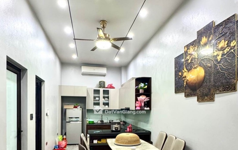 bán nhà 3 tầng -75m2 -tại chí trung - tân quang - văn lâm- hưng yên
