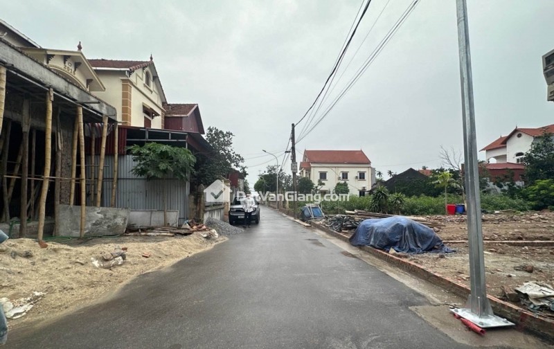  72m mễ sở đường aspalt ô tô tránh nhau giá đầu tư 