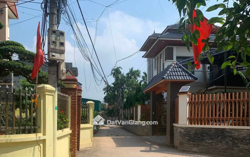  lô góc văn giang 2 mặt thoáng đường ô tô thông 2 đầu