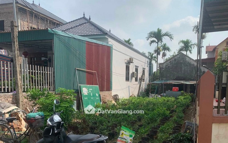 Hàng đẹp phân lô chuẩn bám mặt đường lớn văn giang