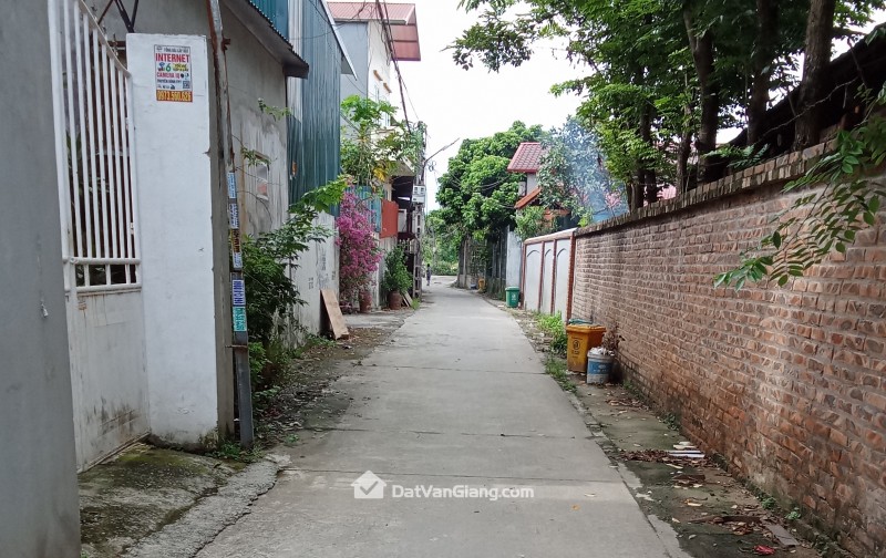 BÁN ĐẤT TẶNG NHÀ 2 TẦNG -  GIÁ ĐẦU TƯ- KHU VỰC TIỀM NĂNG THẬT HIẾM CÓ 1- O -2
