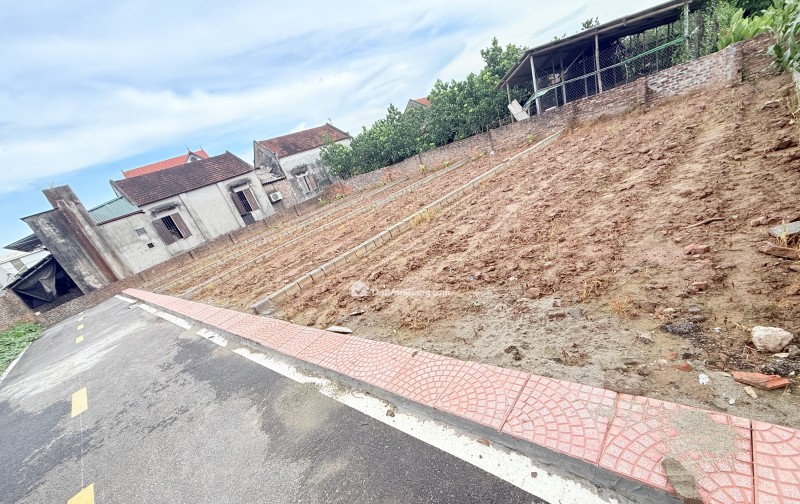 mảnh đất đẹp đông tảo mặt tiền 4.5m diện tích 65m2 giá 1.83 tỷ ô tô tránh dừng đổ