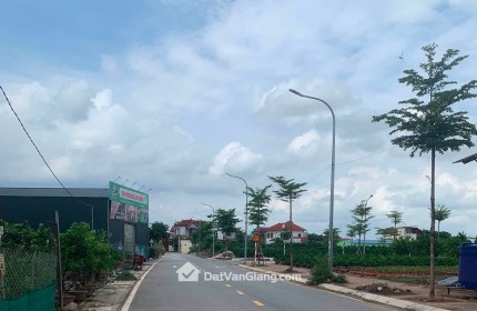  hoa hậu mễ sở  141 m - 2 mặt thoáng đường apphan ô tô chạy. 