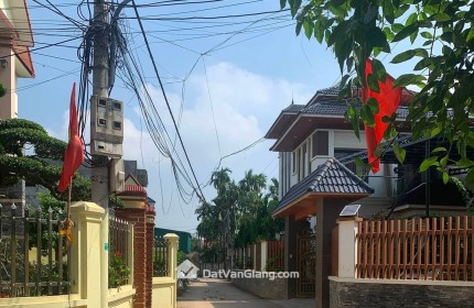  lô góc văn giang 2 mặt thoáng đường ô tô thông 2 đầu