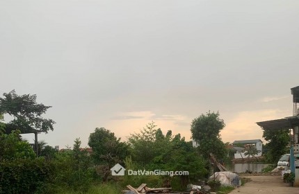  siêu phẩm 3 mặt tiền view hồ văn giang giá chỉ 50tr/m