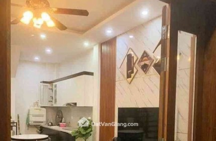 CHỈ HƠN 1 TỶ CÓ NGAY NHÀ -MỸ HÀO - HƯNG YÊN 3 BƯỚC CHÂN RA CHỢ , CẤP2 ,7 BƯỚC  RA KCN -47M2