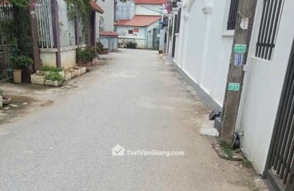 Bán nhà 2 tầng Phụng Công - Văn Giang - Hưng Yên đường thông oto tránh