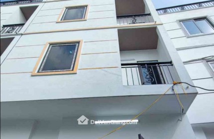 hiếm: nhà đẹp văn lâm dân xây ô tô đỗ cửa, sân rộng xe quay đầu tại đất