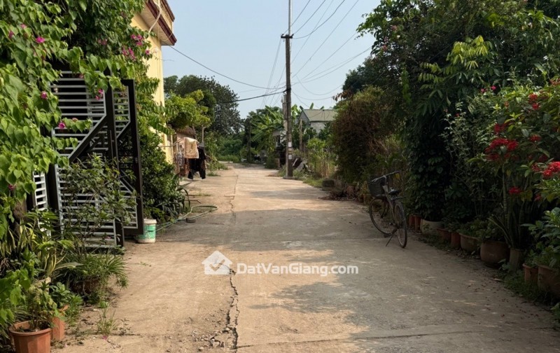 CỰC PHẨM ,ẤP BÁ KHÊ- VĂN GIANG, ĐƯỜNG RỘNG THÊNH THANG, CẠNH VÀNH ĐAI 4. CHỈ 60 TRIỆU/M
