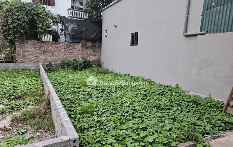 BÁN ĐẤT ẤP BÁ KHÊ- VĂN GIANG, NGÕ NÔNG, 3 BƯỚC RA SÂN VẬN ĐỘNG, TRỤC CHÍNH 379, CHỈ 59 TRIỆU /M2