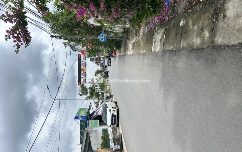 HIẾM ĐẤT PHÂN LÔ, Ô TÔ NGỦ TRONG NHÀ, VĂN GIANG TRUNG TÂM HƯNG YÊN. VIEW SÂN PVF, MẶT TIỀN RỘNG