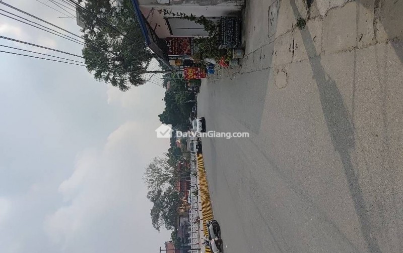 BÁN ĐẤT TẶNG NHÀ 2 TẦNG -  GIÁ ĐẦU TƯ- KHU VỰC TIỀM NĂNG THẬT HIẾM CÓ 1- O -2