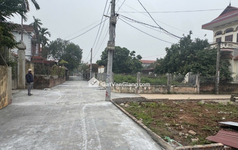 HÀNG HIẾM,-VĂN GIANG, LÔ GÓC ,ĐƯỜNG RỘNG, THÔNG TỨ NGẢ, CHỈ 47 TRIỆU/M2.