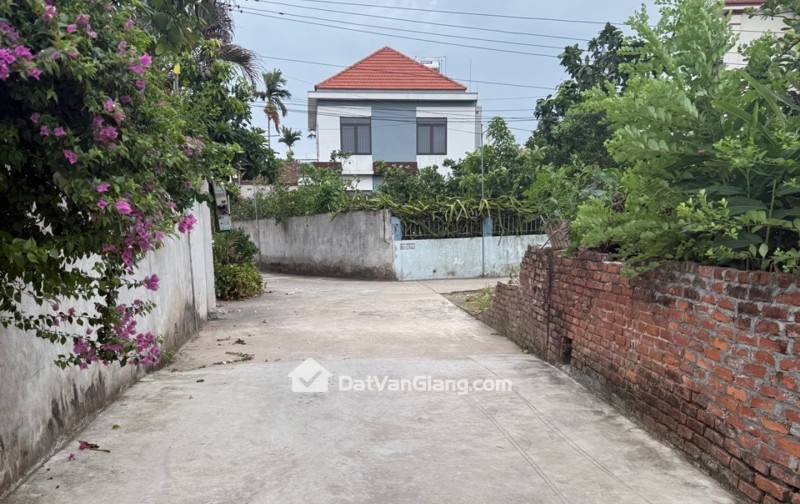 BÁN ĐẤT, BÁ KHÊ-VĂN GIANG, CAMRY ĐỖ CỬA HƠN 100M2. CHỈ 38 TRIỆU/M
