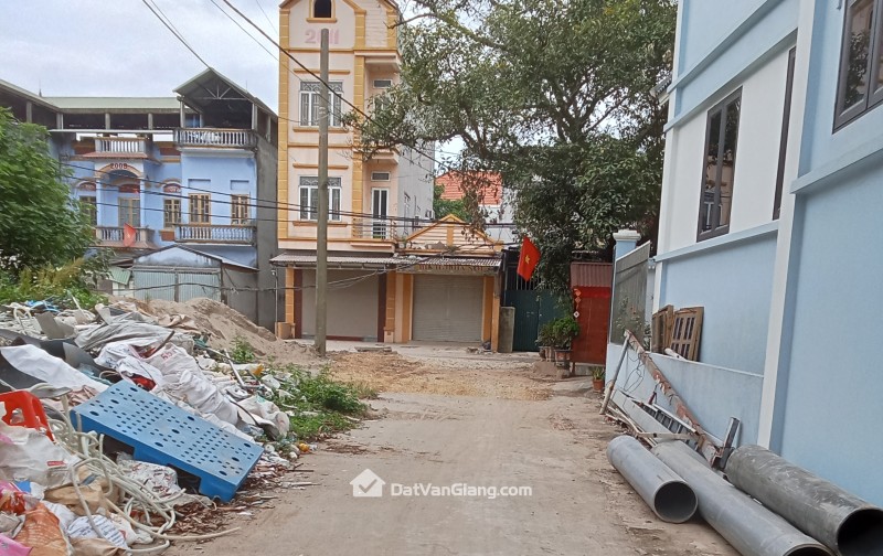  BÁN MẢNH ĐẤT ĐẸP – Ô TÔ TRÁNH – THOÁNG SÁNG – GIÁ NHỈNH 3 xxx TỶ 