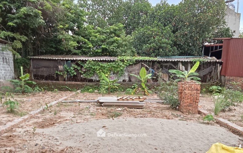 BÁN ĐẤT TẶNG NHÀ 2 TẦNG -  GIÁ ĐẦU TƯ- KHU VỰC TIỀM NĂNG THẬT HIẾM CÓ 1- O -2