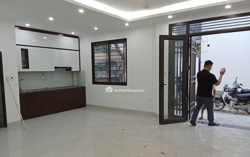  NHÀ MỚI 3 TẦNG – Ô TÔ ĐỖ CỬA – MT 7,1M – NHỎ TIỀN
