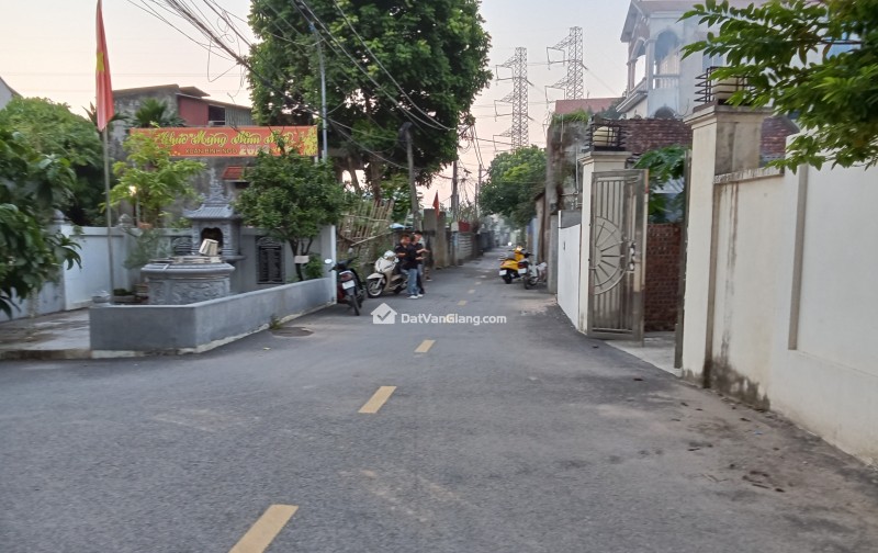  SIÊU PHẨM AN LẠC – NHƯ QUỲNH – HƯNG YÊN   2 XE Ô TÔ TRÁNH – ĐƯỜNG THÔNG – MẶT TIỀN 9M