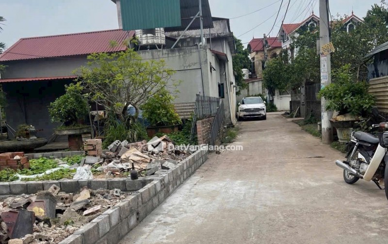 Cần bán gấp đất Quán Trạch- Liên Nghĩa - Văn Giang - Hưng Yên đường thông 2 oto tránh nhau