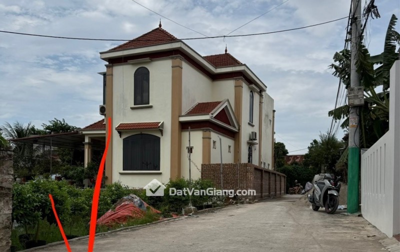 LÊN THÊM SIÊU PHẨM,AB QUÁN TRẠCH-VĂN GIANG, ĐƯỜNG RỘNG 4M, CẠNH BỐ SĨ QUAN, 60 TRIỆU/M.