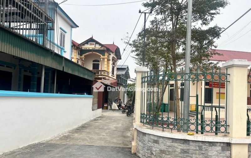 HÀNG HIẾM, CD QUÁN TRẠC-VĂN GIANG, NGÕ NÔNG 20M RA TRỤC CHÍNH Ô TÔ TRÁNH, HƠN 1 TỶ.