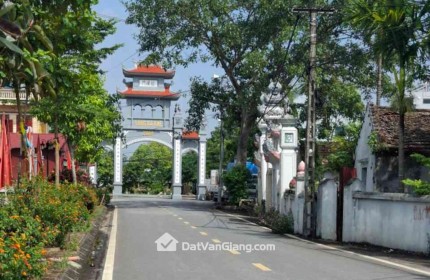 BÁN ĐẤT ,BÁ KHÊ- VĂN GIANG, LÔ GÓC,NGAY CẠNH MẦM NON, MẶT TIỀN ĐƯỜNG RÔNG 6M, 70 TRIỆU/M.