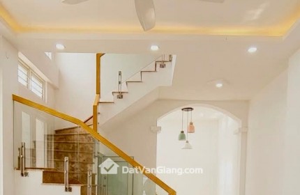 BÁN NHÀ- MỸ HÀO - HƯNG YÊN TRUNG TÂM TIỆN ÍCH  3 BƯỚC CHÂN RA CHỢ ,  TRƯỜNG HỌC CẤP 1, 2 - KCN