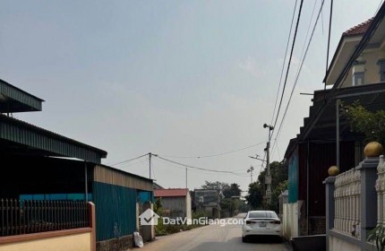 CỰC PHẨM, QUÁN TRẠCH-VĂN GIANG, MẶT ĐƯỜNG TRỤC CHÍNH, TẢI CHẠY VÙ VÙ, CHỈ 62 TRIỆU/M