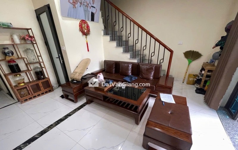  NHÀ ĐẸP THƯỢNG HỒNG – MỸ HÀO | 58M² /2 tầng /  3 Phòng ngủ  NHỈNH 2TY