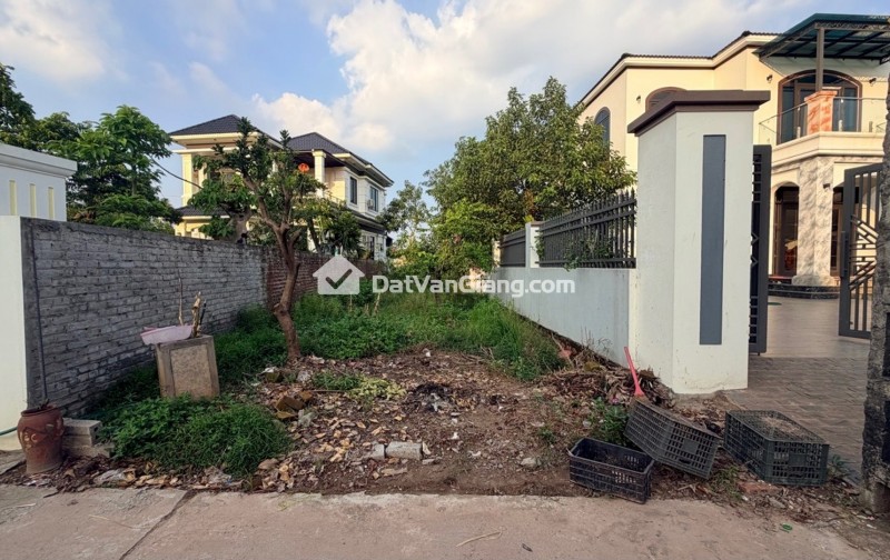 Cần tiền bán nhanh lô đất Phi Liệt Văn Giang 127m2 ngõ ô tô 7 chỗ thông