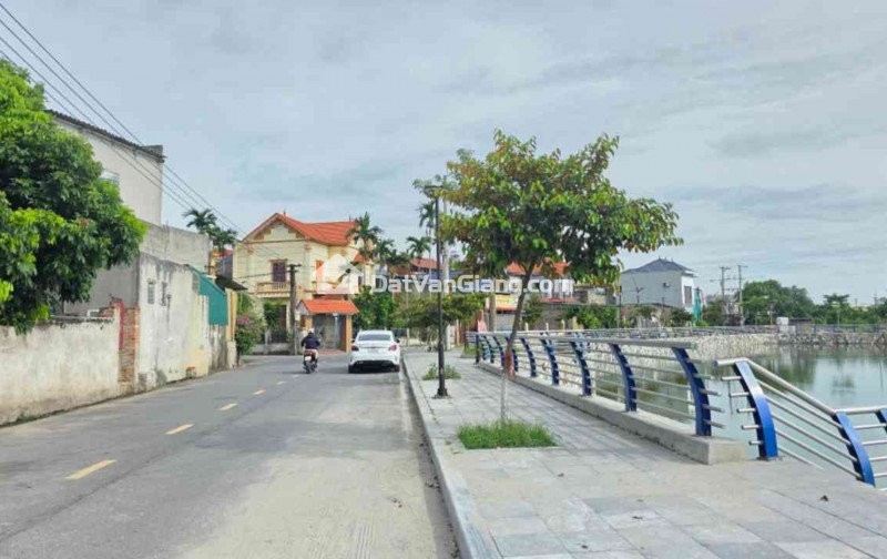 Bán đất thôn Ngọc Loan -Như Quỳnh -Hưng Yên , oto đỗ cửa