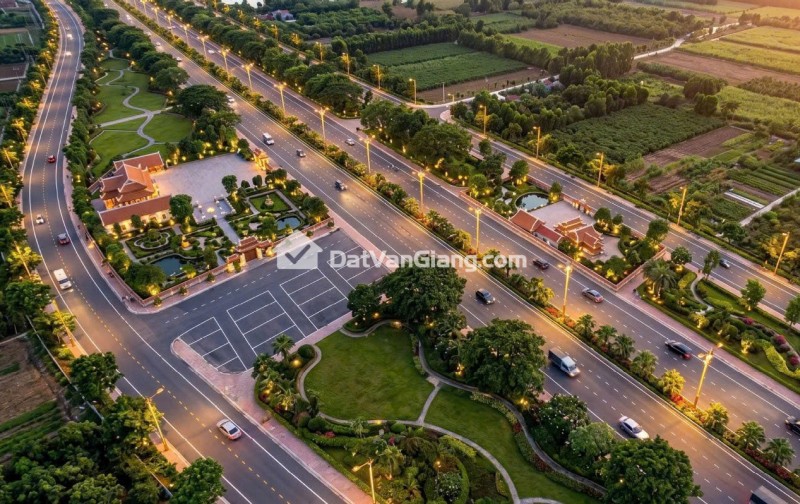 Bán gấp biệt thự Vaquarius 90m2 xây thô 5 tầng sát hồ điều hoà
