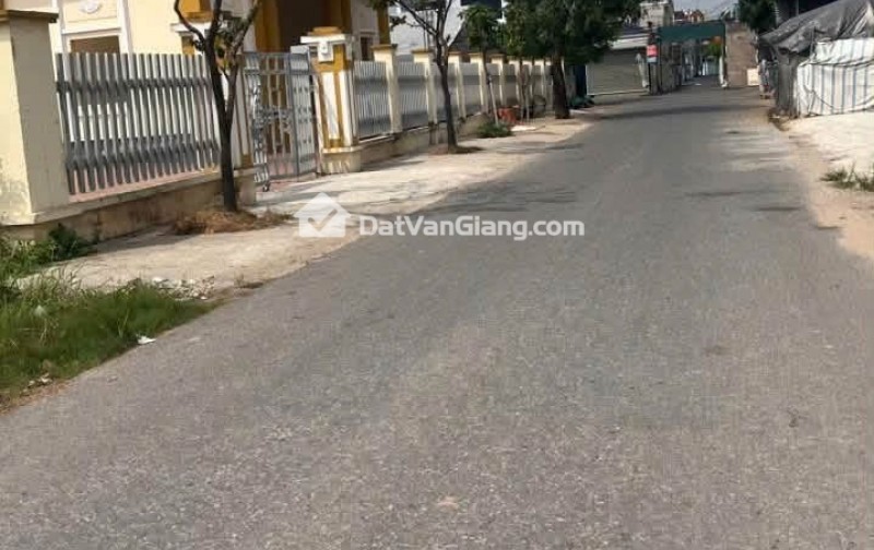 ĐẤT PHÂN LÔ BÃI SẬY - TRIỆU VIỆT VƯƠNG, KHOÁI  CHÂU, HƯNG YÊN   Diện tích 102m