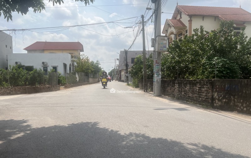Bán đất đẹp Văn Giang - Hưng Yên- đường thông rộng oto 7 chỗ vào nhà