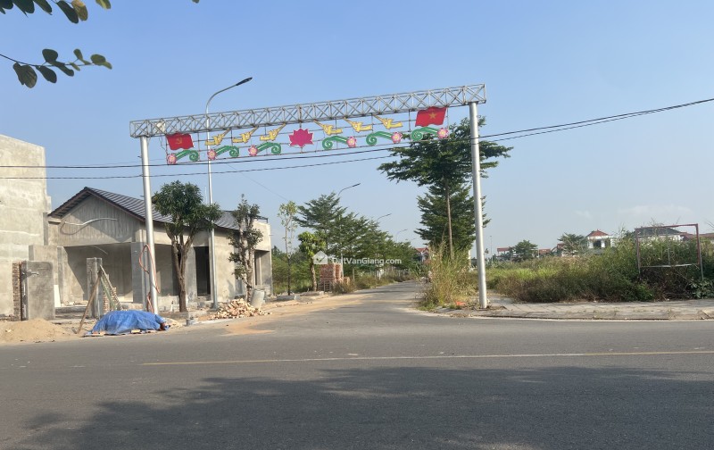Bán đất Bãi Sậy -Triệu Việt Vương - Hưng Yên , trục chính kinh doanh